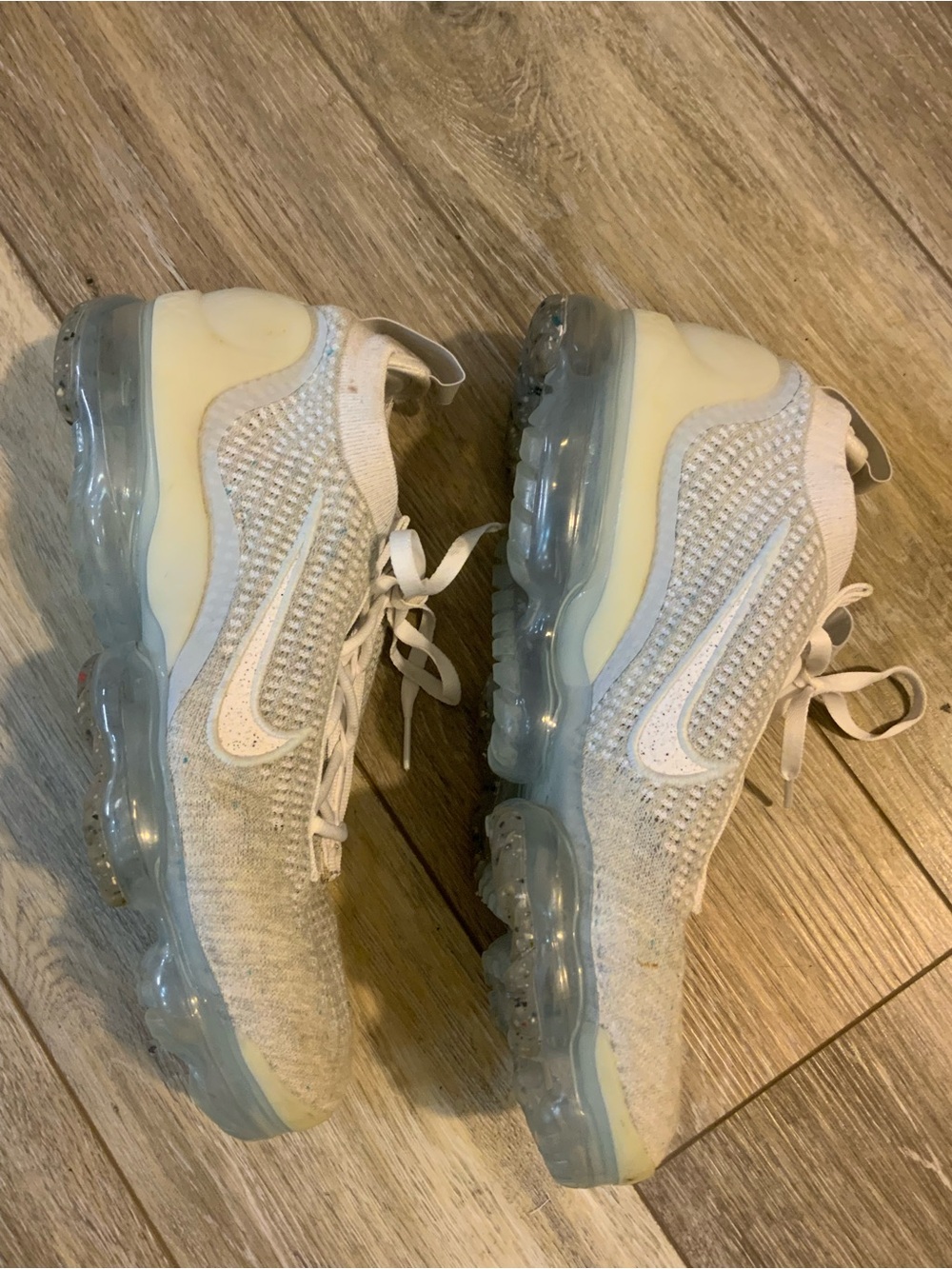 Nike VaporMax White Light Gray Knit Athletic Shoes. Size 10.5 - Picture 2 of 5